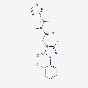 molecular formula C17H18ClN5O3 B5518404 2-[1-(2-chlorophenyl)-3-methyl-5-oxo-1,5-dihydro-4H-1,2,4-triazol-4-yl]-N-[1-(3-isoxazolyl)ethyl]-N-methylacetamide 