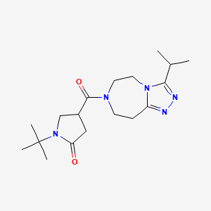 molecular formula C18H29N5O2 B5518415 1-叔丁基-4-[(3-异丙基-5,6,8,9-四氢-7H-[1,2,4]三唑并[4,3-d][1,4]二氮杂卓-7-基)羰基]-2-吡咯烷酮 
