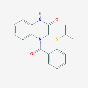 molecular formula C18H18N2O2S B5518968 4-[2-(isopropylthio)benzoyl]-3,4-dihydro-2(1H)-quinoxalinone 