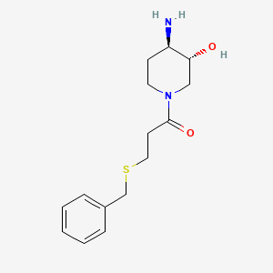 molecular formula C15H22N2O2S B5519106 (3R*,4R*)-4-氨基-1-[3-(苄硫基)丙酰基]哌啶-3-醇 