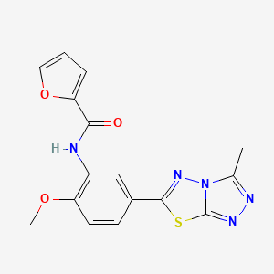 molecular formula C16H13N5O3S B5519195 N-[2-methoxy-5-(3-methyl[1,2,4]triazolo[3,4-b][1,3,4]thiadiazol-6-yl)phenyl]-2-furamide 