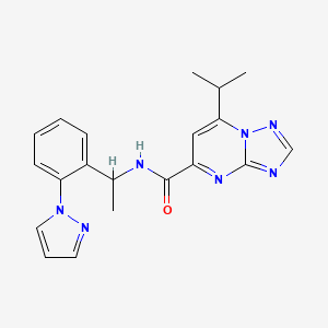 molecular formula C20H21N7O B5520076 7-isopropyl-N-{1-[2-(1H-pyrazol-1-yl)phenyl]ethyl}[1,2,4]triazolo[1,5-a]pyrimidine-5-carboxamide 