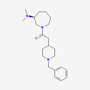 molecular formula C22H35N3O B5520415 (3S)-1-[(1-苄基哌啶-4-基)乙酰]-N,N-二甲基氮杂环庚-3-胺 