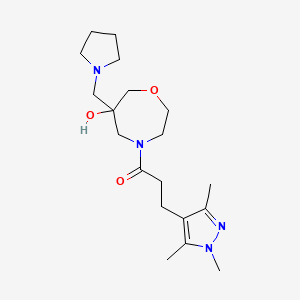 molecular formula C19H32N4O3 B5521790 6-(吡咯烷-1-基甲基)-4-[3-(1,3,5-三甲基-1H-吡唑-4-基)丙酰]-1,4-恶杂环己烷-6-醇 