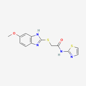 molecular formula C13H12N4O2S2 B5521900 2-[(6-甲氧基-1H-苯并咪唑-2-基)硫代]-N-1,3-噻唑-2-基乙酰胺 