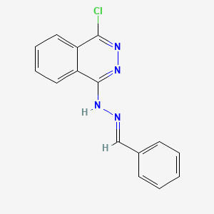 molecular formula C15H11ClN4 B5522147 benzaldehyde (4-chloro-1(2H)-phthalazinylidene)hydrazone 