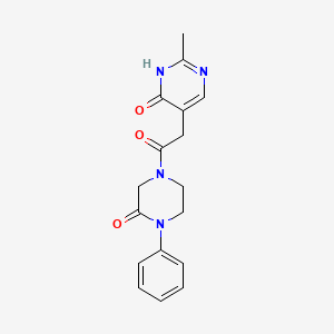 molecular formula C17H18N4O3 B5522919 2-methyl-5-[2-oxo-2-(3-oxo-4-phenyl-1-piperazinyl)ethyl]-4(3H)-pyrimidinone 