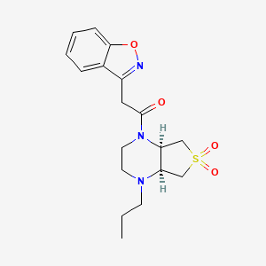 molecular formula C18H23N3O4S B5525134 (4aS*,7aR*)-1-(1,2-苯并异恶唑-3-基乙酰)-4-丙基八氢噻吩并[3,4-b]吡嗪 6,6-二氧化物 