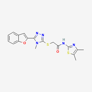 molecular formula C18H17N5O2S2 B5525255 2-{[5-(1-benzofuran-2-yl)-4-methyl-4H-1,2,4-triazol-3-yl]thio}-N-(4,5-dimethyl-1,3-thiazol-2-yl)acetamide 