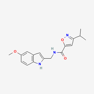 molecular formula C17H19N3O3 B5525275 3-异丙基-N-[(5-甲氧基-1H-吲哚-2-基)甲基]-5-异恶唑甲酰胺 