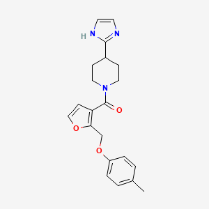 molecular formula C21H23N3O3 B5525361 4-(1H-咪唑-2-基)-1-{2-[(4-甲基苯氧基)甲基]-3-呋喃基}哌啶 