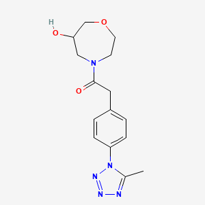 molecular formula C15H19N5O3 B5526205 4-{[4-(5-甲基-1H-四唑-1-基)苯基]乙酰}-1,4-恶二杂环己烷-6-醇 