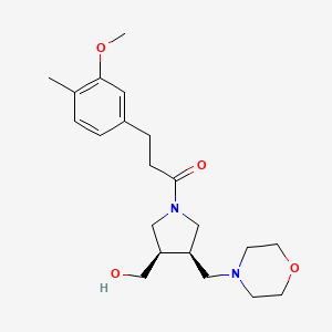 molecular formula C21H32N2O4 B5526253 [(3R*,4R*)-1-[3-(3-methoxy-4-methylphenyl)propanoyl]-4-(morpholin-4-ylmethyl)pyrrolidin-3-yl]methanol 