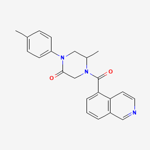 molecular formula C22H21N3O2 B5526918 4-(5-异喹啉甲酰基)-5-甲基-1-(4-甲苯基)-2-哌嗪酮 