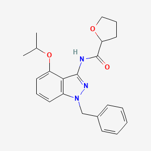 molecular formula C22H25N3O3 B5528118 N-(1-benzyl-4-isopropoxy-1H-indazol-3-yl)tetrahydrofuran-2-carboxamide 