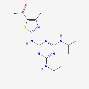 molecular formula C15H23N7OS B5530755 1-(2-{[4,6-bis(isopropylamino)-1,3,5-triazin-2-yl]amino}-4-methyl-1,3-thiazol-5-yl)ethanone 