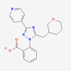molecular formula C20H20N4O3 B5530878 2-[3-pyridin-4-yl-5-(tetrahydro-2H-pyran-3-ylmethyl)-1H-1,2,4-triazol-1-yl]benzoic acid 