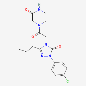 molecular formula C17H20ClN5O3 B5530966 4-{[1-(4-chlorophenyl)-5-oxo-3-propyl-1,5-dihydro-4H-1,2,4-triazol-4-yl]acetyl}-2-piperazinone 