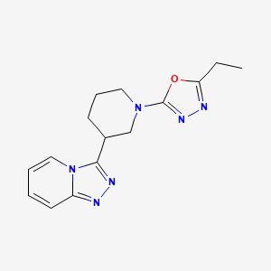 molecular formula C15H18N6O B5531682 3-[1-(5-ethyl-1,3,4-oxadiazol-2-yl)piperidin-3-yl][1,2,4]triazolo[4,3-a]pyridine 