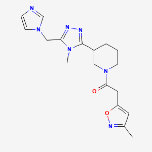 molecular formula C18H23N7O2 B5533456 3-[5-(1H-imidazol-1-ylmethyl)-4-methyl-4H-1,2,4-triazol-3-yl]-1-[(3-methylisoxazol-5-yl)acetyl]piperidine 