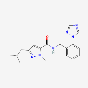 molecular formula C18H22N6O B5533838 3-isobutyl-1-methyl-N-[2-(1H-1,2,4-triazol-1-yl)benzyl]-1H-pyrazole-5-carboxamide 