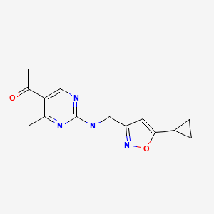 molecular formula C15H18N4O2 B5534889 1-{2-[[(5-cyclopropylisoxazol-3-yl)methyl](methyl)amino]-4-methylpyrimidin-5-yl}ethanone 