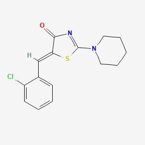 molecular formula C15H15ClN2OS B5535907 5-(2-氯苄叉亚甲基)-2-(1-哌啶基)-1,3-噻唑-4(5H)-酮 