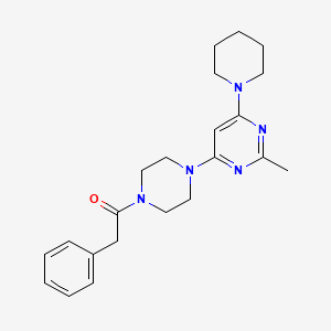 molecular formula C22H29N5O B5536546 2-甲基-4-[4-(苯乙酰基)-1-哌嗪基]-6-(1-哌啶基)嘧啶 