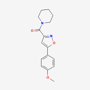 molecular formula C16H18N2O3 B5536782 1-{[5-(4-甲氧基苯基)-3-异恶唑基]羰基}哌啶 