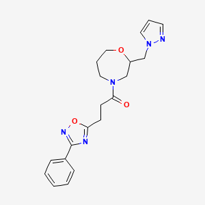 molecular formula C20H23N5O3 B5538104 4-[3-(3-phenyl-1,2,4-oxadiazol-5-yl)propanoyl]-2-(1H-pyrazol-1-ylmethyl)-1,4-oxazepane 