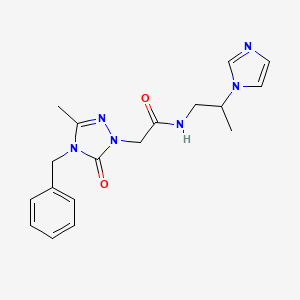 molecular formula C18H22N6O2 B5539801 2-(4-benzyl-3-methyl-5-oxo-4,5-dihydro-1H-1,2,4-triazol-1-yl)-N-[2-(1H-imidazol-1-yl)propyl]acetamide 