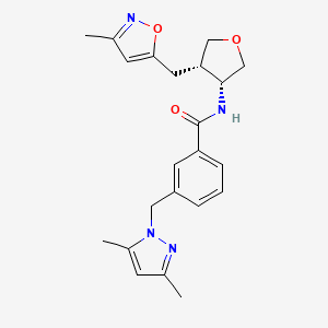 molecular formula C22H26N4O3 B5539951 3-[(3,5-二甲基-1H-吡唑-1-基)甲基]-N-{(3R*,4S*)-4-[(3-甲基异恶唑-5-基)甲基]四氢呋喃-3-基}苯甲酰胺 