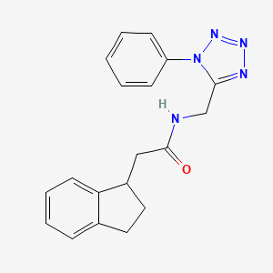 molecular formula C19H19N5O B5540034 2-(2,3-dihydro-1H-inden-1-yl)-N-[(1-phenyl-1H-tetrazol-5-yl)methyl]acetamide 