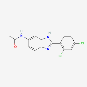 molecular formula C15H11Cl2N3O B5540617 N-[2-(2,4-二氯苯基)-1H-苯并咪唑-5-基]乙酰胺 