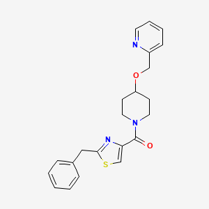 molecular formula C22H23N3O2S B5540712 2-[({1-[(2-benzyl-1,3-thiazol-4-yl)carbonyl]-4-piperidinyl}oxy)methyl]pyridine 
