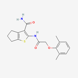 molecular formula C18H20N2O3S B5540834 2-{[(2,6-dimethylphenoxy)acetyl]amino}-5,6-dihydro-4H-cyclopenta[b]thiophene-3-carboxamide 