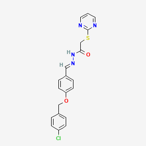 molecular formula C20H17ClN4O2S B5541231 N'-{4-[(4-氯苄基)氧基]苄亚基}-2-(2-嘧啶硫基)乙酰肼 