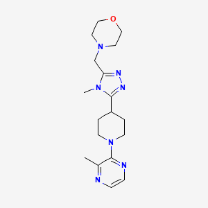 molecular formula C18H27N7O B5541681 4-({4-methyl-5-[1-(3-methylpyrazin-2-yl)piperidin-4-yl]-4H-1,2,4-triazol-3-yl}methyl)morpholine 