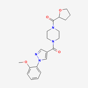 molecular formula C20H24N4O4 B5542216 1-{[1-(2-甲氧基苯基)-1H-吡唑-4-基]羰基}-4-(四氢-2-呋喃基羰基)哌嗪 