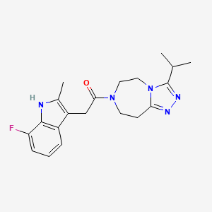 molecular formula C20H24FN5O B5544315 7-[(7-氟-2-甲基-1H-吲哚-3-基)乙酰]-3-异丙基-6,7,8,9-四氢-5H-[1,2,4]三唑并[4,3-d][1,4]二氮杂卓 
