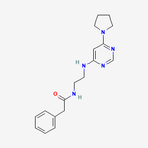 molecular formula C18H23N5O B5546751 2-phenyl-N-(2-{[6-(1-pyrrolidinyl)-4-pyrimidinyl]amino}ethyl)acetamide 