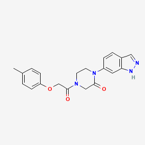 molecular formula C20H20N4O3 B5547069 1-(1H-吲唑-6-基)-4-[(4-甲氧基苯氧基)乙酰基]-2-哌嗪酮 