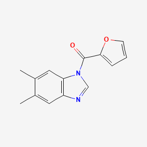 molecular formula C14H12N2O2 B5547104 1-(2-呋喃甲酰基)-5,6-二甲基-1H-苯并咪唑 