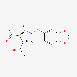 molecular formula C18H19NO4 B5547250 1,1'-[1-(1,3-benzodioxol-5-ylmethyl)-2,5-dimethyl-1H-pyrrole-3,4-diyl]diethanone 