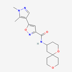 molecular formula C18H24N4O4 B5547893 5-(1,5-二甲基-1H-吡唑-4-基)-N-1,9-二氧杂螺[5.5]十一烷-4-基异恶唑-3-甲酰胺 