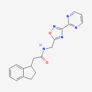 molecular formula C18H17N5O2 B5548271 2-(2,3-二氢-1H-茚-1-基)-N-[{[3-(2-嘧啶基)-1,2,4-恶二唑-5-基]甲基}乙酰胺 