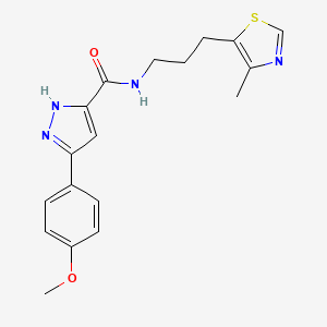 molecular formula C18H20N4O2S B5548279 3-(4-甲氧基苯基)-N-[3-(4-甲基-1,3-噻唑-5-基)丙基]-1H-吡唑-5-甲酰胺 