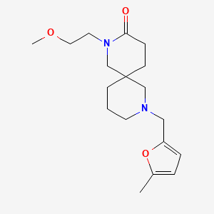 molecular formula C18H28N2O3 B5548478 2-(2-甲氧基乙基)-8-[(5-甲基-2-呋喃基)甲基]-2,8-二氮杂螺[5.5]十一烷-3-酮 