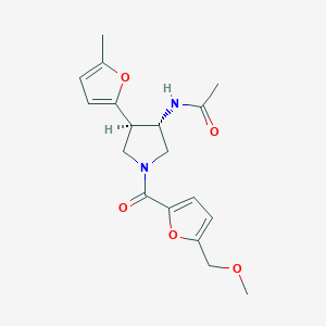 molecular formula C18H22N2O5 B5548622 N-[(3S*,4R*)-1-[5-(methoxymethyl)-2-furoyl]-4-(5-methyl-2-furyl)-3-pyrrolidinyl]acetamide 