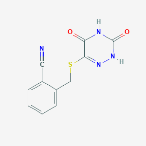 molecular formula C11H8N4O2S B5549224 2-{[(3,5-dioxo-2,3,4,5-tetrahydro-1,2,4-triazin-6-yl)thio]methyl}benzonitrile 
